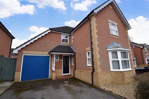 4 bedroom detached house to rent, Colden Common