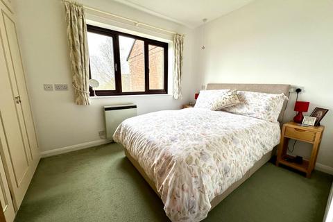 1 bedroom retirement property for sale, St. Marys Close, Alton, Hampshire