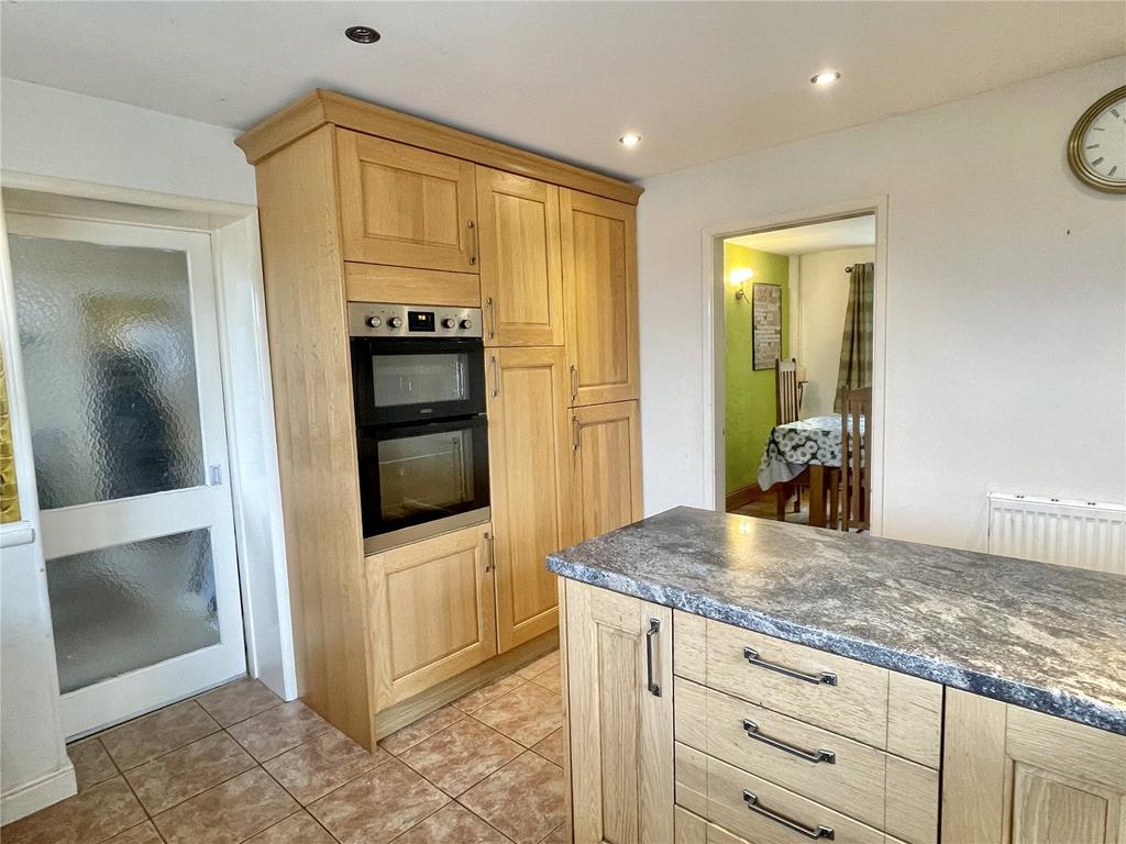 Trefonen, Oswestry, Shropshire, SY10 4 bed detached house £450,000