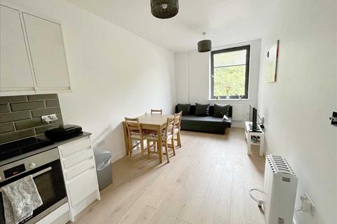 1 bedroom flat for sale, Aldenham Road, Bushey, WD23.