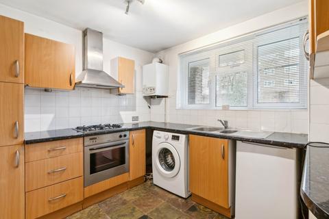 1 bedroom flat to rent, Brick Farm Close, Richmond, Surrey