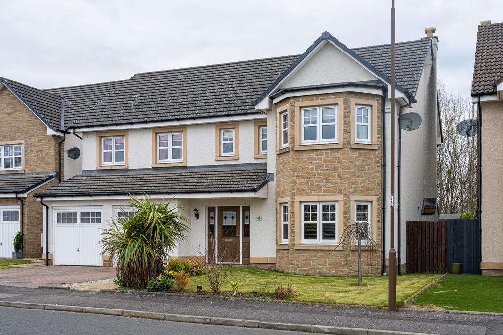 Cambus Avenue, Larbert FK5 5 bed detached villa £469,995