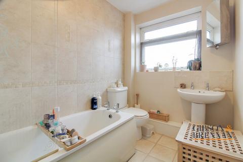 25 Rose Valley Crescent, Stanford-le-hope, SS17 8EH