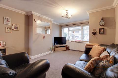 25 Rose Valley Crescent, Stanford-le-hope, SS17 8EH