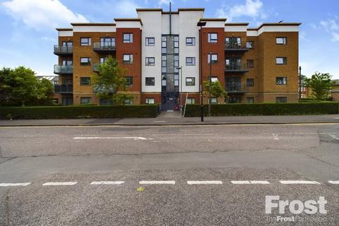 2 bedroom apartment for sale, Elmwood Avenue, Feltham, TW13