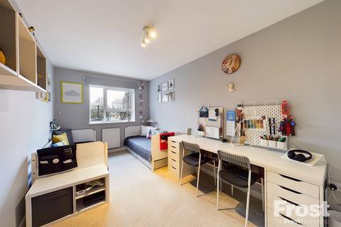 2 bedroom apartment for sale, Elmwood Avenue, Feltham, Middlesex, TW13