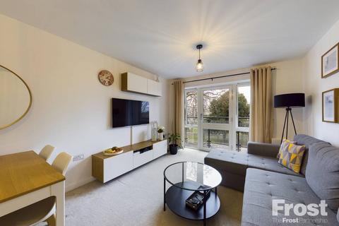 2 bedroom apartment for sale, Elmwood Avenue, Feltham, Middlesex, TW13