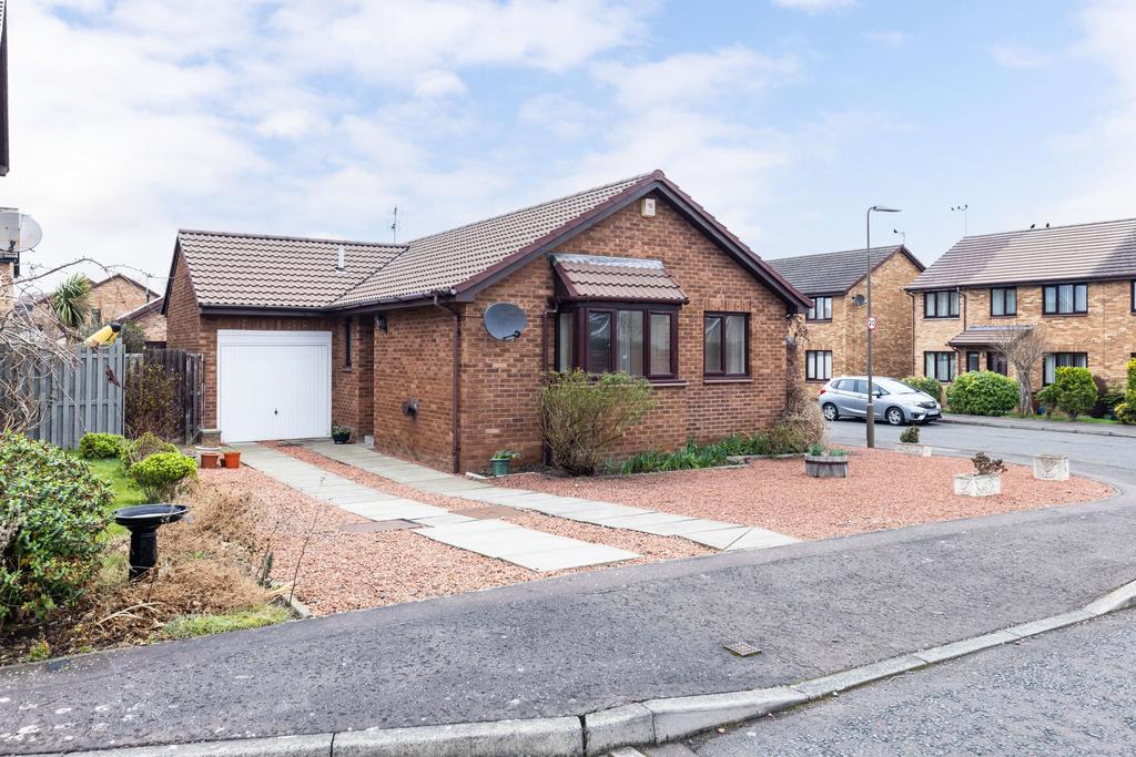 27 Clayknowes Avenue, Musselburgh... 2 bed detached bungalow £280,000