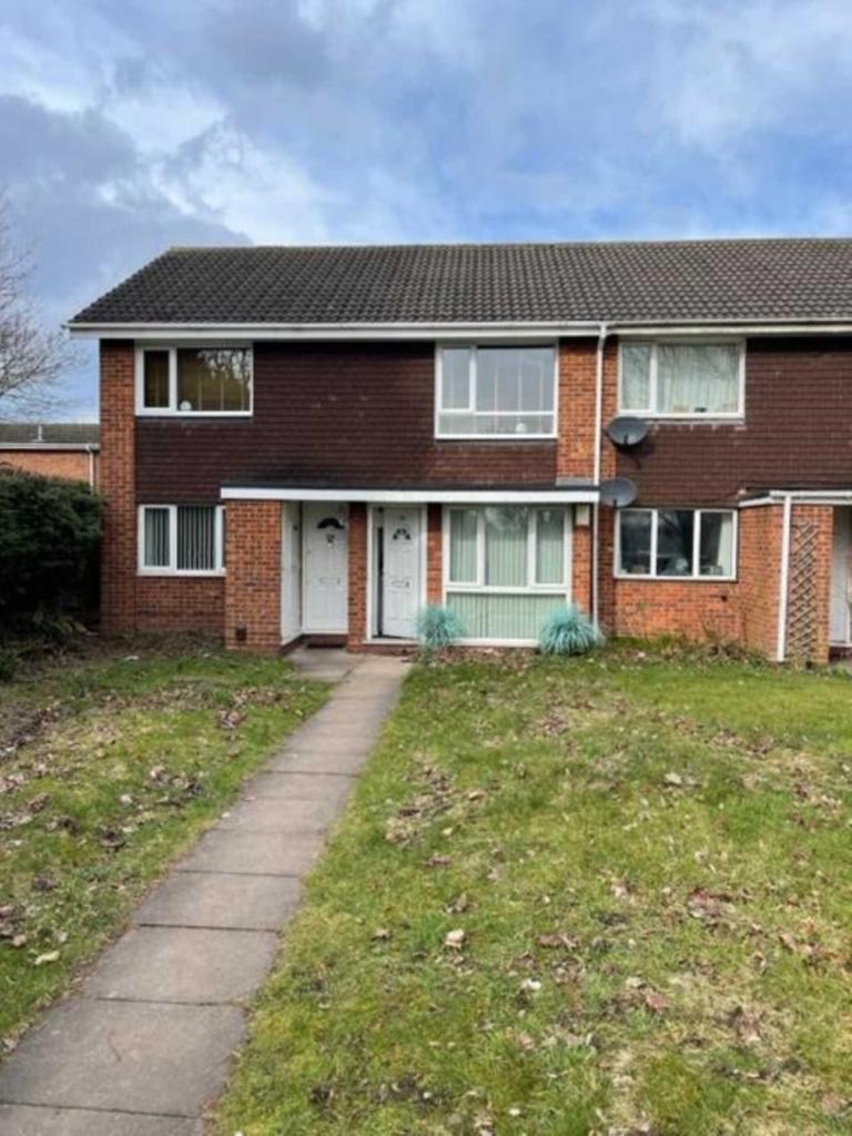 Cheswood Drive, Minworth 2 bed £825 pcm (£190 pw)