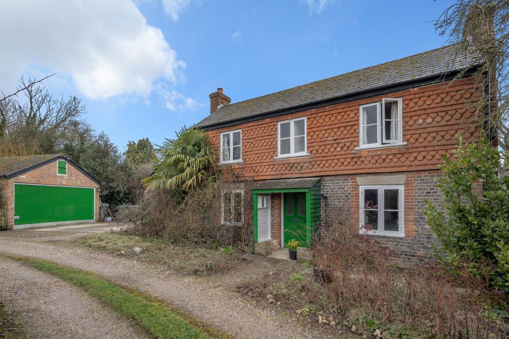 Ashford Hill, Hampshire, RG19 3 bed cottage for sale £650,000