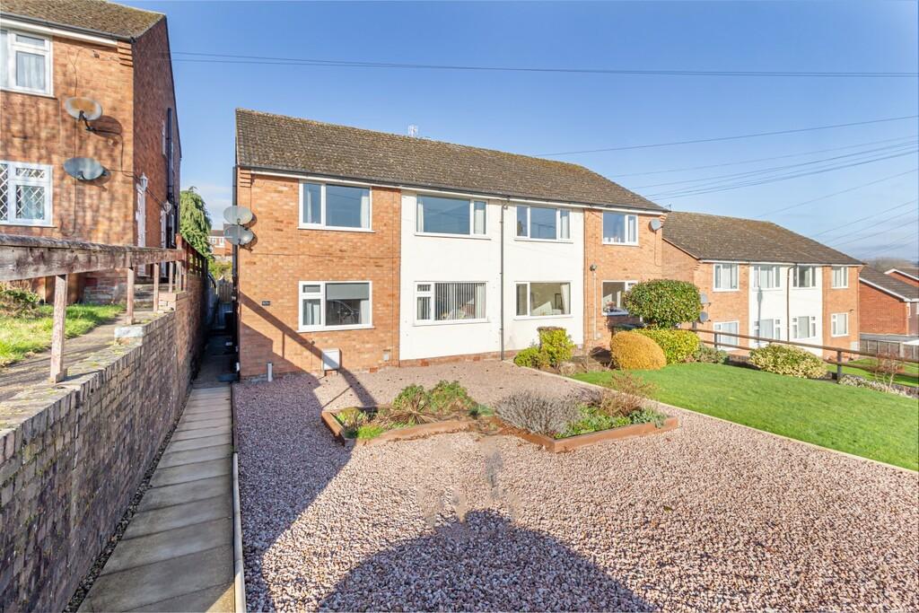 Millfield Road, Bromsgrove, B61 7BU 2 bed £140,000