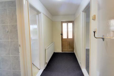 Studio to rent, First Avenue, Clanfield