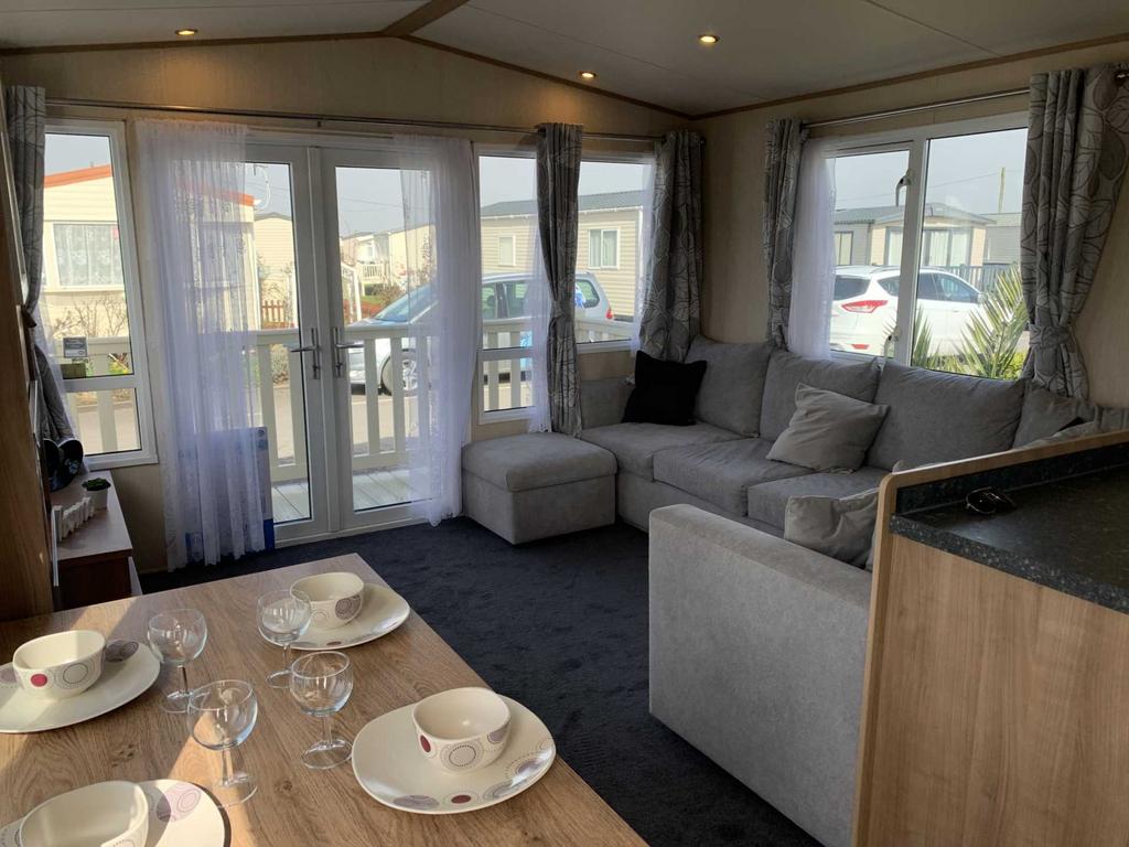 Seal Bay Resort (Bunn Leisure), Selsey 2 bed park home £49,995