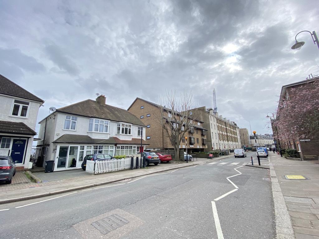 Church Road, Crystal Palace, SE19 1 bed flat £1,399 pcm (£323 pw)