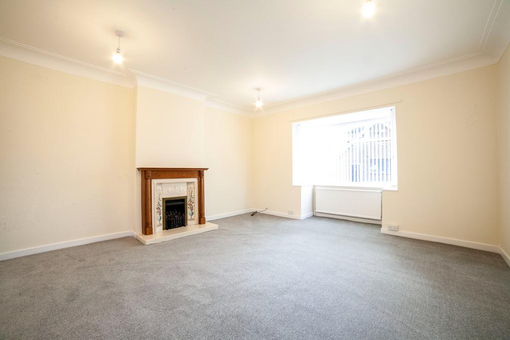 Lovers Lane, Saddleworth, OL4 4 bed detached house to rent £1,595 pcm