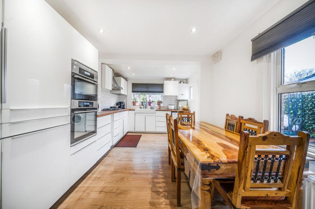 West Street, Bromley, BR1 3 bed house £650,000