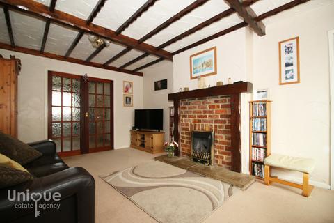 3 bedroom bungalow for sale - Pike Court,  Fleetwood, FY7
