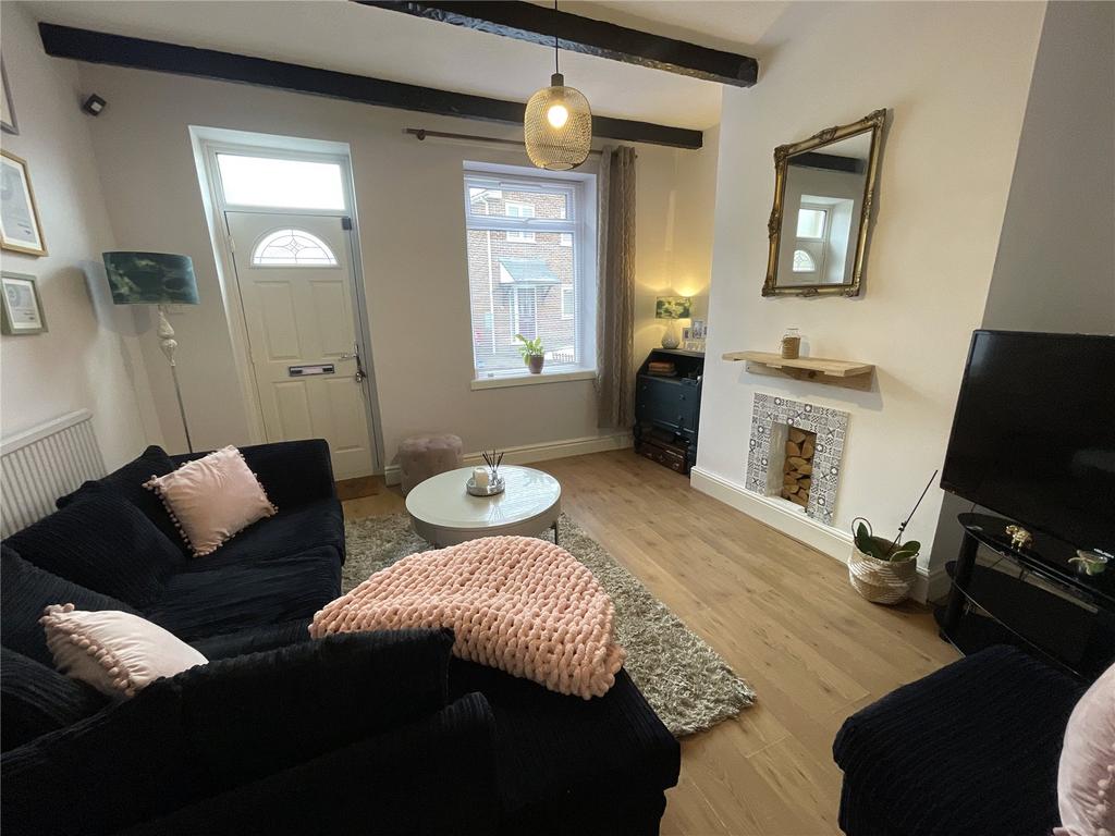 School Street, Great Houghton, S72 2 bed end of terrace house £110,000