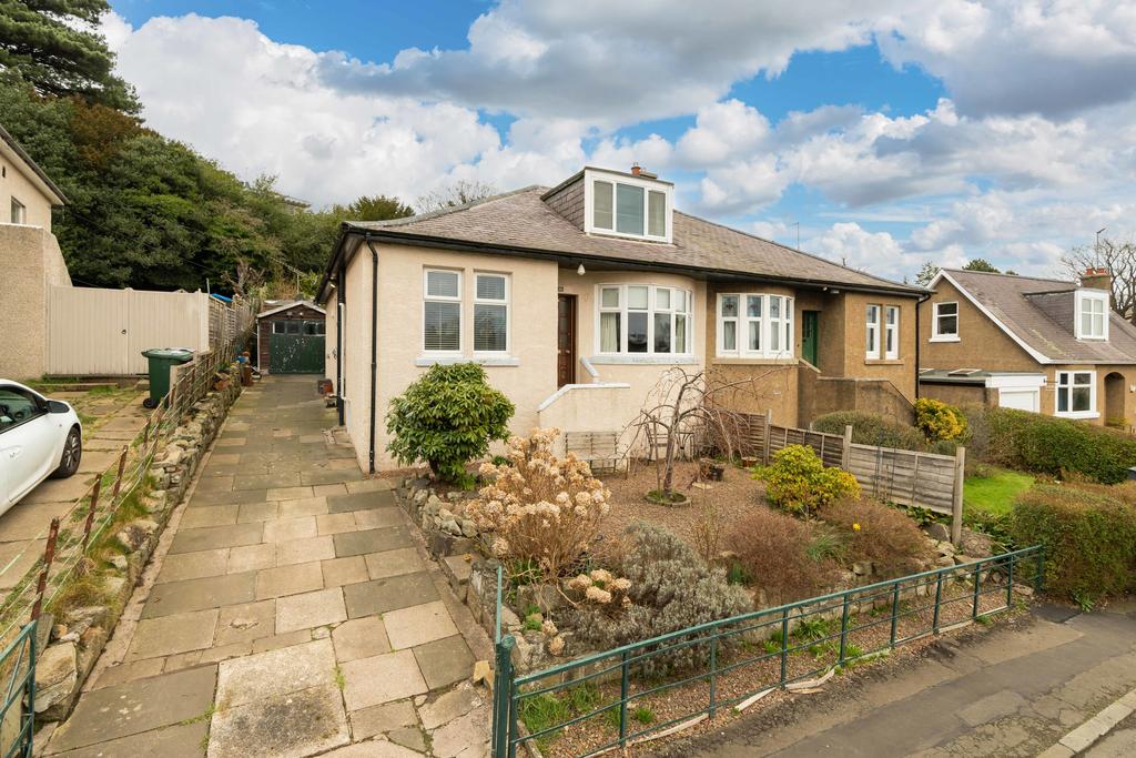 20 Belmont Gardens, Edinburgh, EH12 6JH 4 bed semidetached bungalow £475,000
