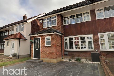 4 Abbots Close, Rainham, RM13 9LA