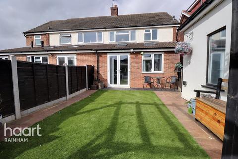 4 Abbots Close, Rainham, RM13 9LA