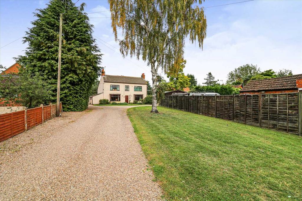 School Lane, North Hykeham, Lincoln 4 bed detached house for sale £