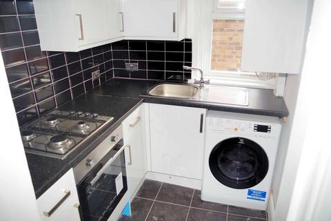 3 bedroom house share to rent - Lydford Street, Salford