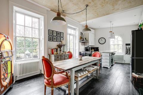 2 bedroom flat to rent, Holly Terrace, Highgate, N6