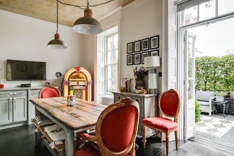 2 bedroom flat to rent, Holly Terrace, Highgate, N6