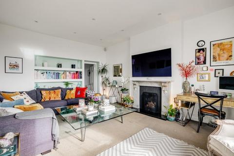 2 bedroom flat to rent, Holly Terrace, Highgate, N6
