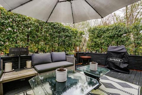 2 bedroom flat to rent, Holly Terrace, Highgate, N6
