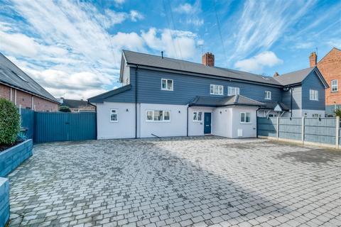 229 Henwick Road, Worcester, WR2 5PG