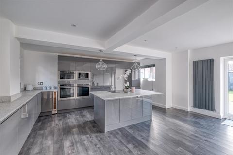 229 Henwick Road, Worcester, WR2 5PG