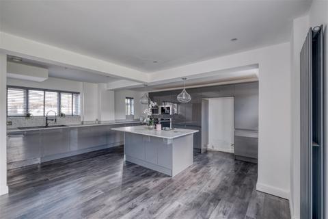 229 Henwick Road, Worcester, WR2 5PG