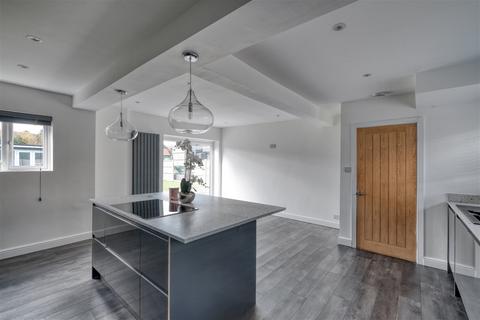 229 Henwick Road, Worcester, WR2 5PG