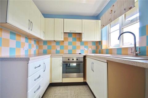 1 bedroom flat for sale - St Georges Court, St. Georges Road, Addlestone, Surrey, KT15 2AY