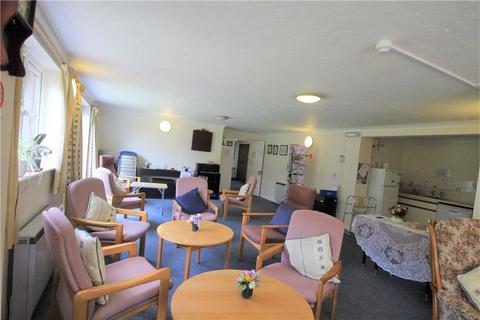 1 bedroom flat for sale - St Georges Court, St. Georges Road, Addlestone, Surrey, KT15 2AY