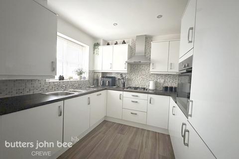 3 bedroom semi-detached house to rent, Charter Court, Winsford