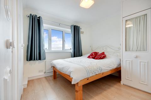 32 Maple Drive, Chelmsford, CM2 9HR