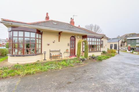 3 bedroom detached bungalow for sale - Beech Grove, South Bank, TS6