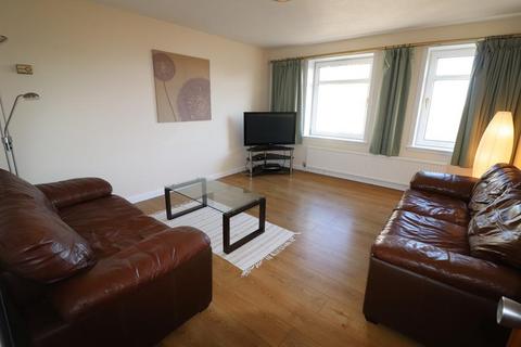2 bedroom flat to rent, Claremont Gardens, Aberdeen, AB10