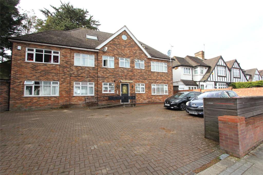 Edgwarebury Lane, Edgware, HA8 2 bed apartment £1,575 pcm (£363 pw)