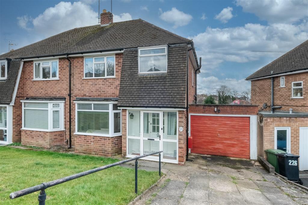 Mason Road, Headless Cross, Redditch... 3 bed semidetached house £