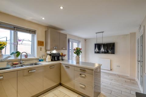 24 Linthurst Crescent, Redditch, B97 6SQ