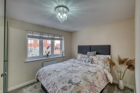 24 Linthurst Crescent, Redditch, B97 6SQ