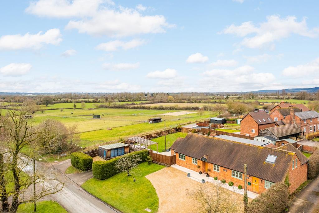 Henton, Chinnor, Oxfordshire, OX39 4 bed detached house for sale £