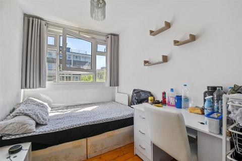 4 bedroom apartment to rent, Eric Street, London, E3