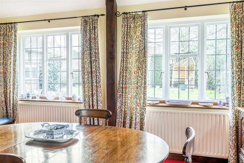 Weavers Farnham Road, Liss, GU33 6JQ