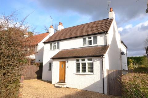 4 bedroom detached house to rent - Valley Lane, Lower Bourne, Farnham, Surrey, GU10