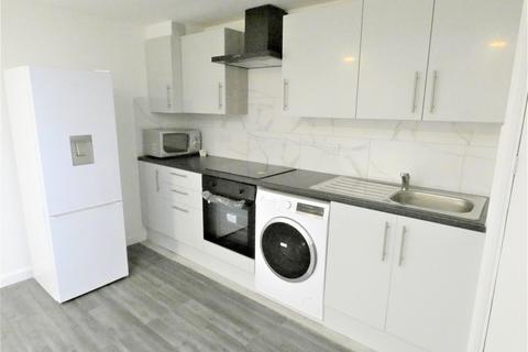 3 bedroom apartment to rent, Temple Street, London E2